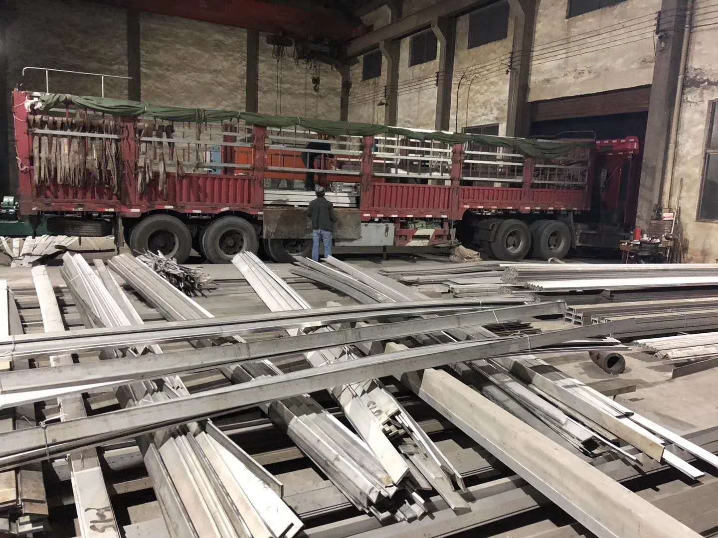 南海不锈钢大会表明304不锈钢角钢在八月份以来价格持续上涨500